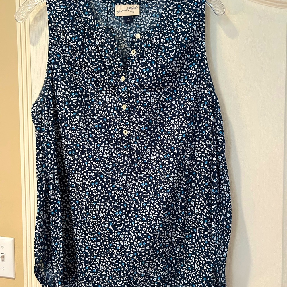 Universal Thread Blue Sleeveless Blouse